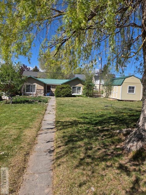 Photo of 391 6th Street, IDAHO FALLS, ID 83401 (MLS # 2186127)