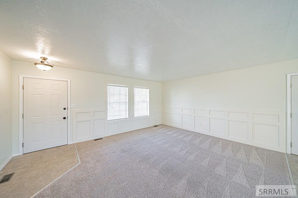 460 Hummingbird Lane, SHELLEY, Idaho image 8
