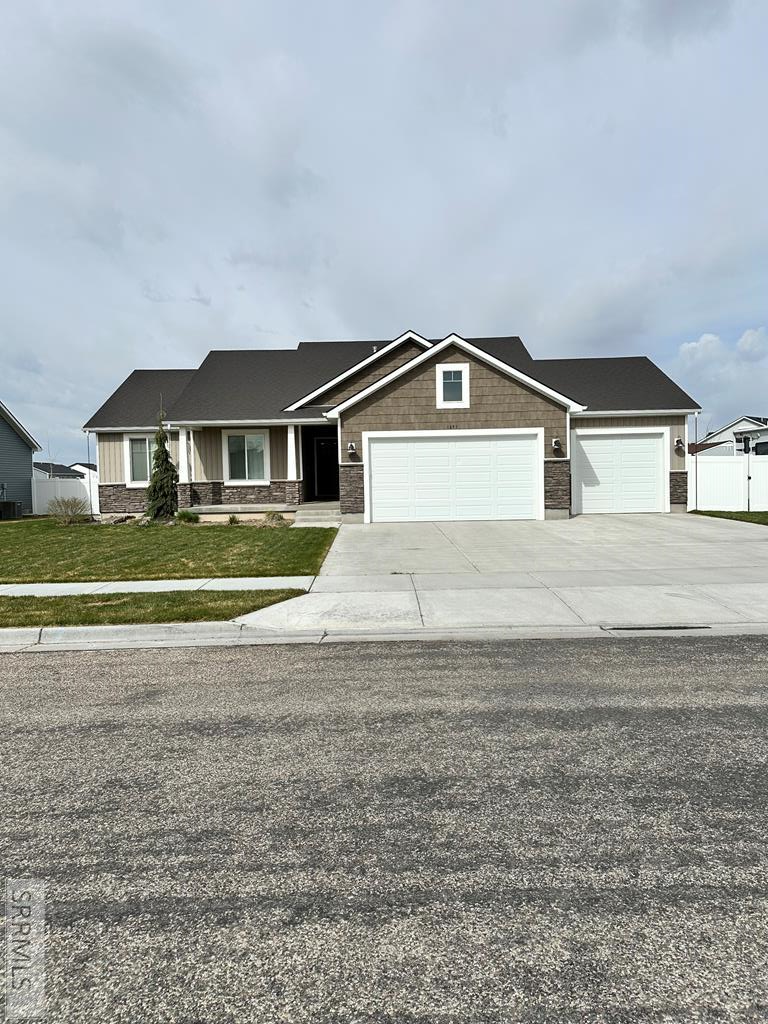 1493 Helix Boulevard, IDAHO FALLS, Idaho image 1