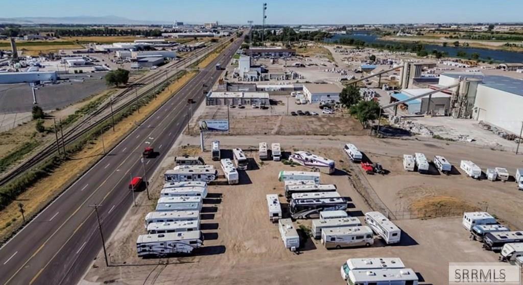 2000 Yellowstone Hwy