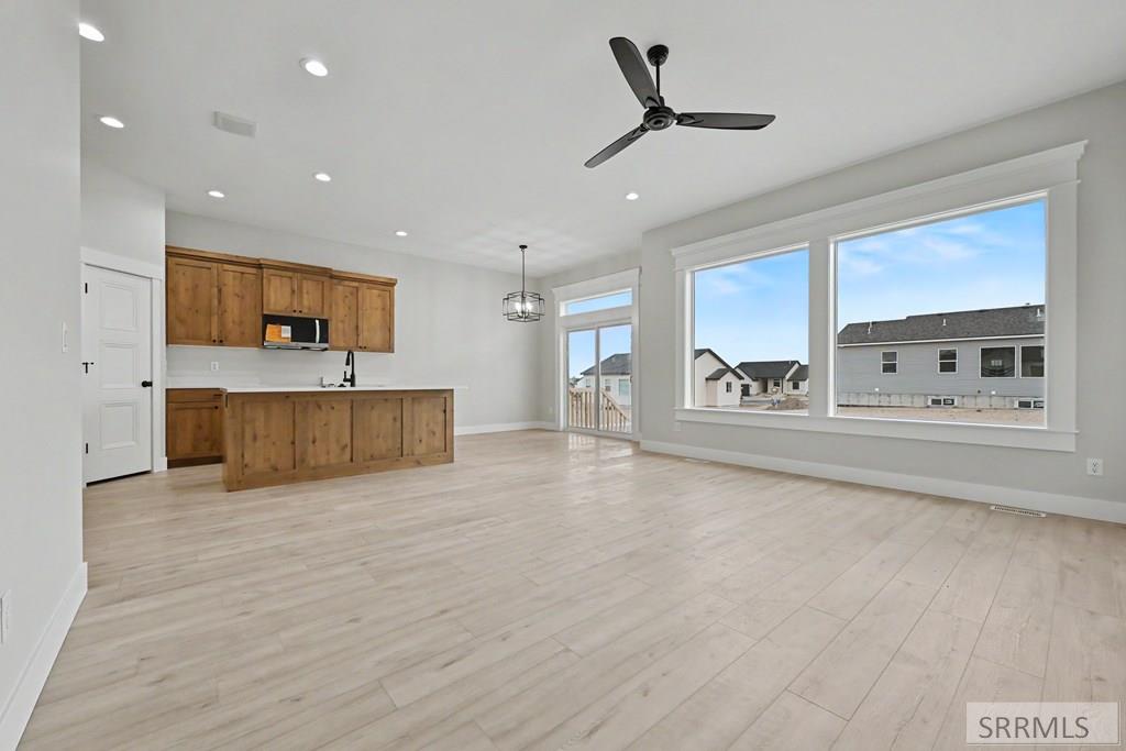 3701 Kingsboro Avenue