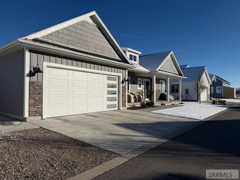 Photo of 817 Harborside Loop, BLACKFOOT, ID 83221 (MLS # 2181816)