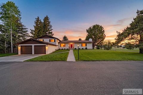 Photo of 111 E 65th S, IDAHO FALLS, ID 83404 (MLS # 2186363)