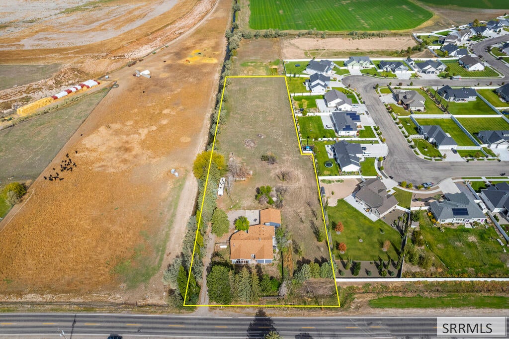 4011 49th S