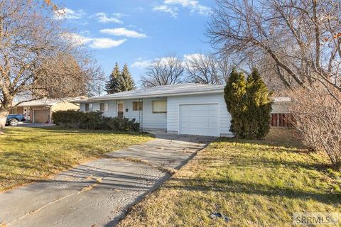 Photo of 778 Raymond Drive, IDAHO FALLS, ID 83402 (MLS # 2181112)