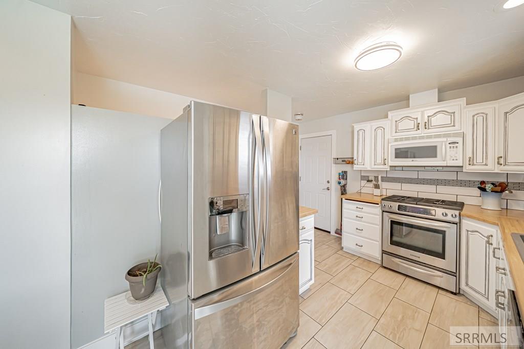 630 Holley Street, SHELLEY, Idaho image 12