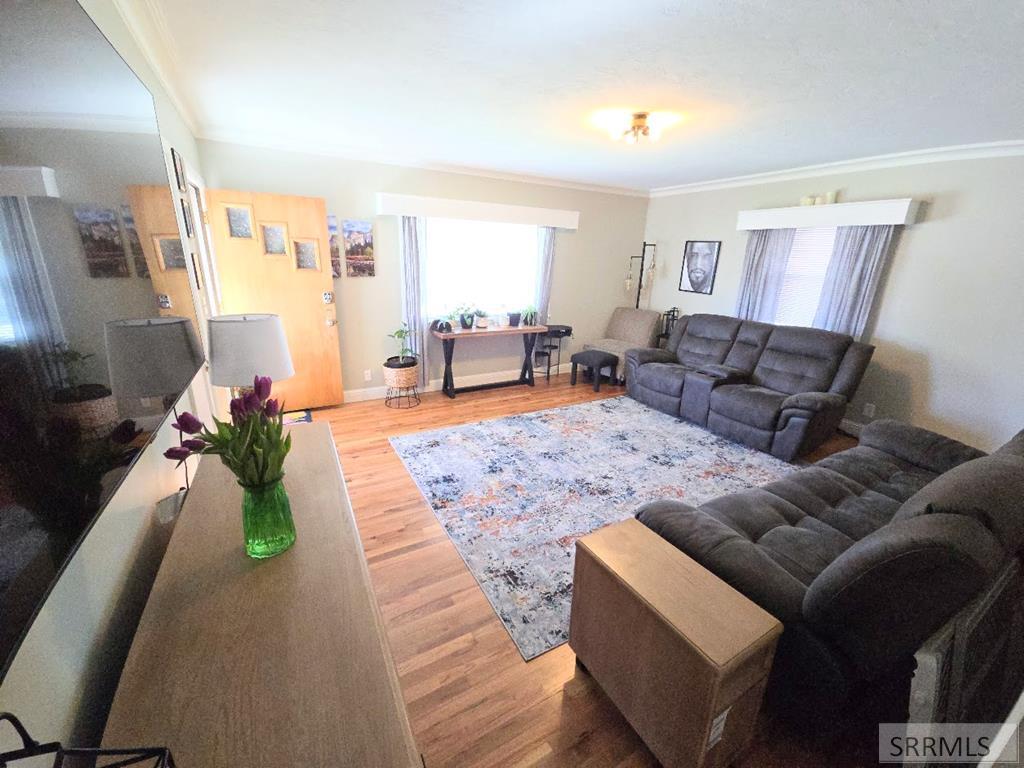 311 Gladstone Street