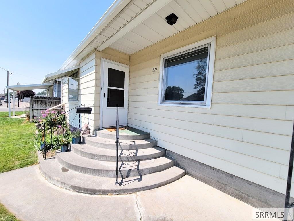 311 Gladstone Street