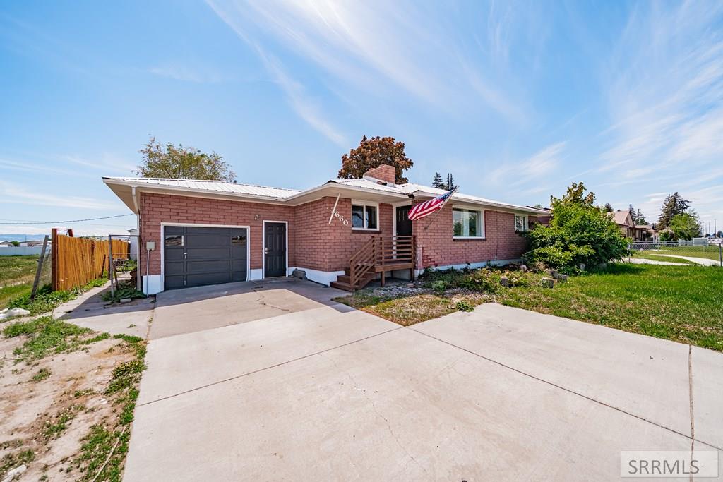 2660 E Lincoln Road, IDAHO FALLS, Idaho image 2