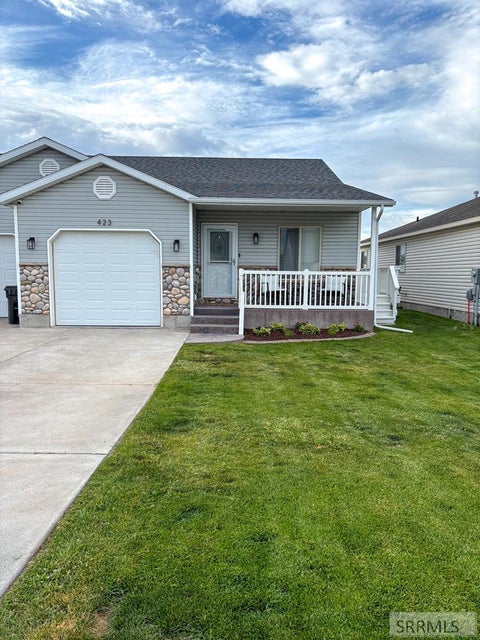 Homes For Sale - 423 Neff Circle<br/> BLACKFOOT, ID 83221