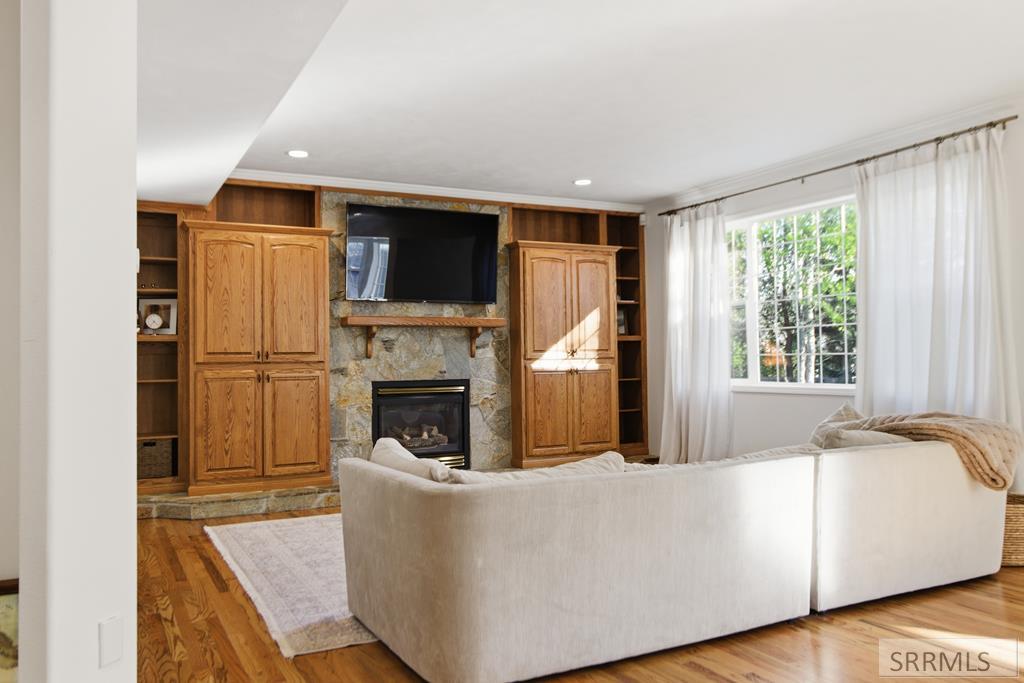 3560 Charleston Circle