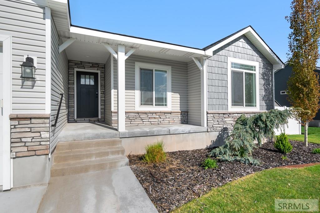 3964 N Hemingway Avenue, IDAHO FALLS, Idaho image 2