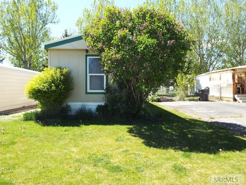 Homes For Sale - 2125 N Whispering Pines Drive<br/> IDAHO FALLS, ID 83401