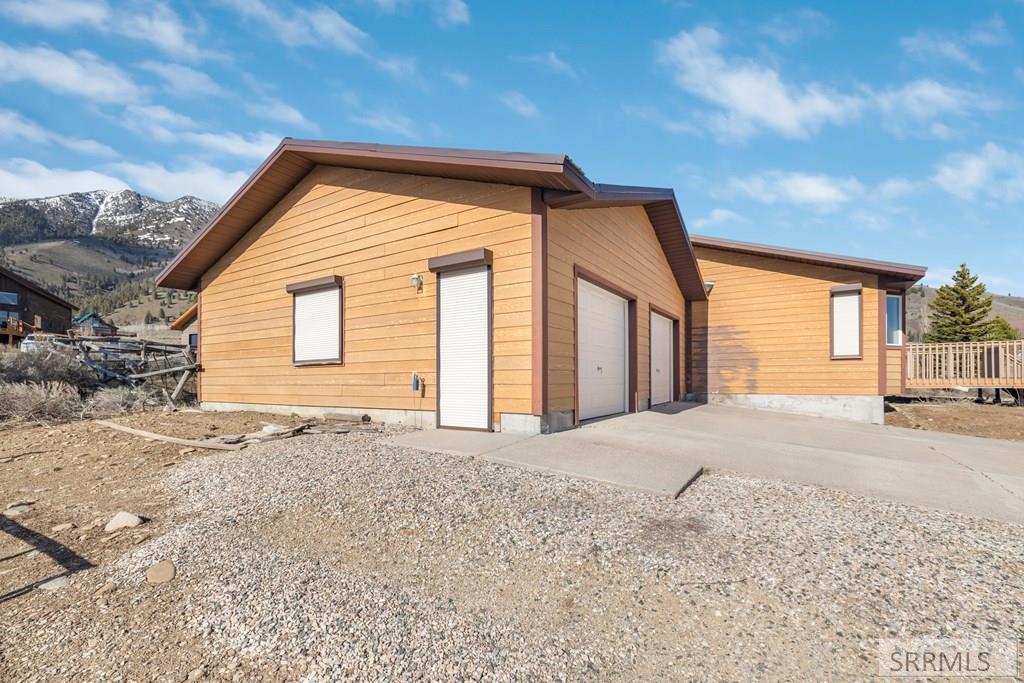 3675 Henrys Lake Circle, ISLAND PARK, Idaho image 12