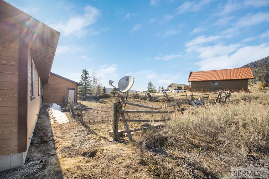 3675 Henrys Lake Circle, ISLAND PARK, Idaho image 39
