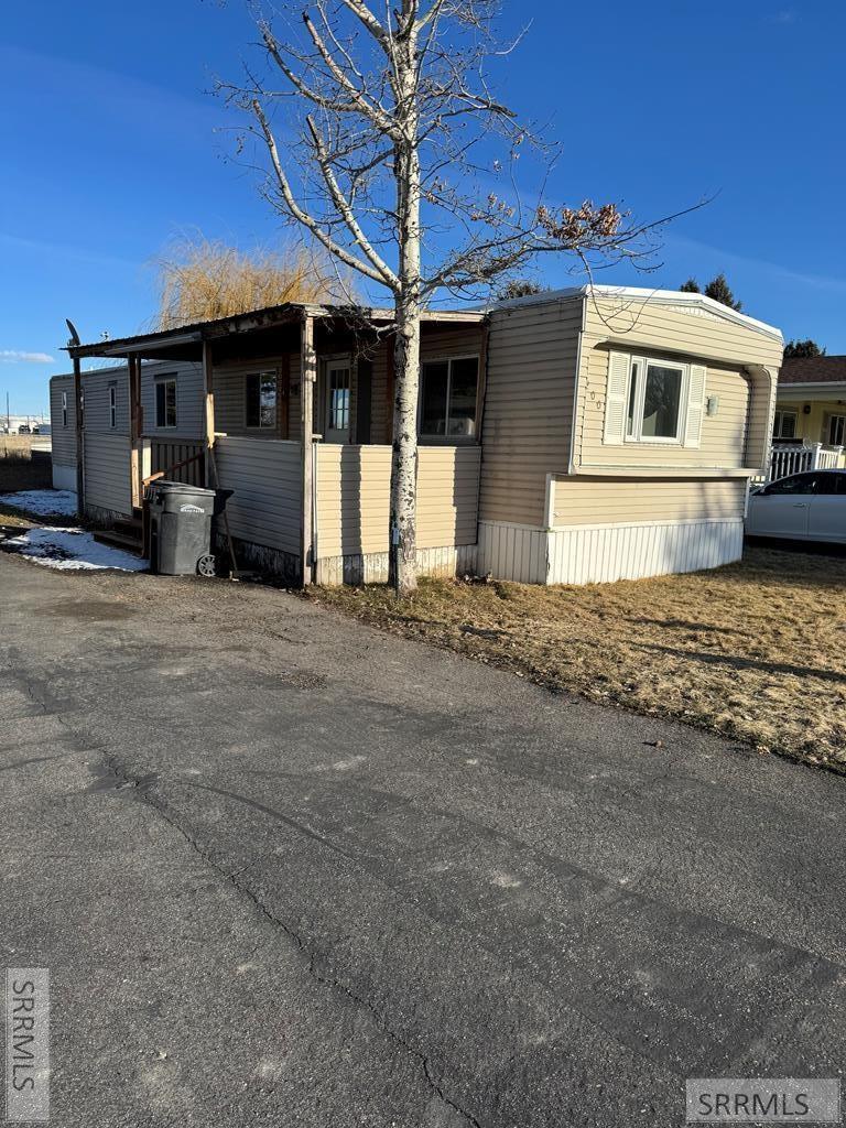 2200 Whispering Pines Drive