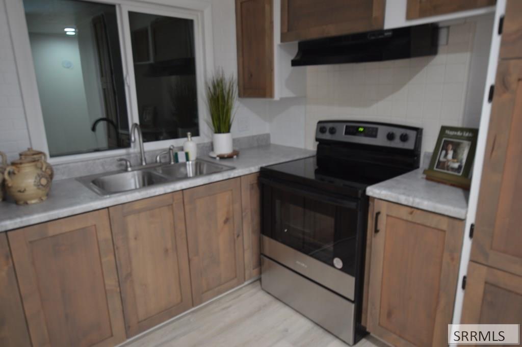 2200 Whispering Pines Drive