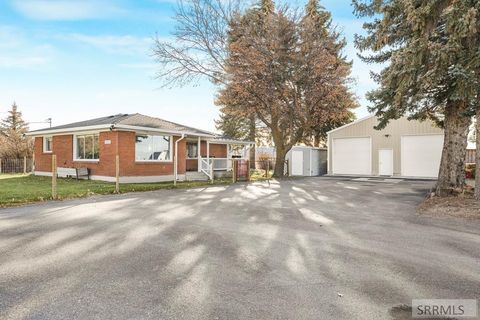 Photo of 1077 E 1400 N, SHELLEY, ID 83274 (MLS # 2180804)