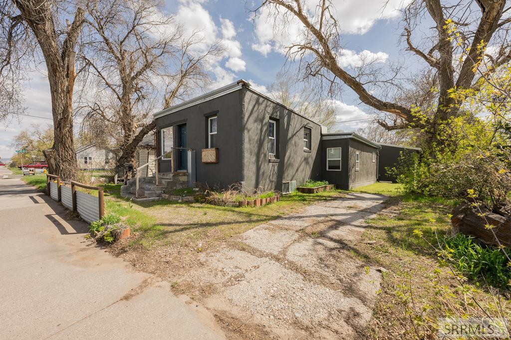 384 E 17th Street, IDAHO FALLS, Idaho image 1