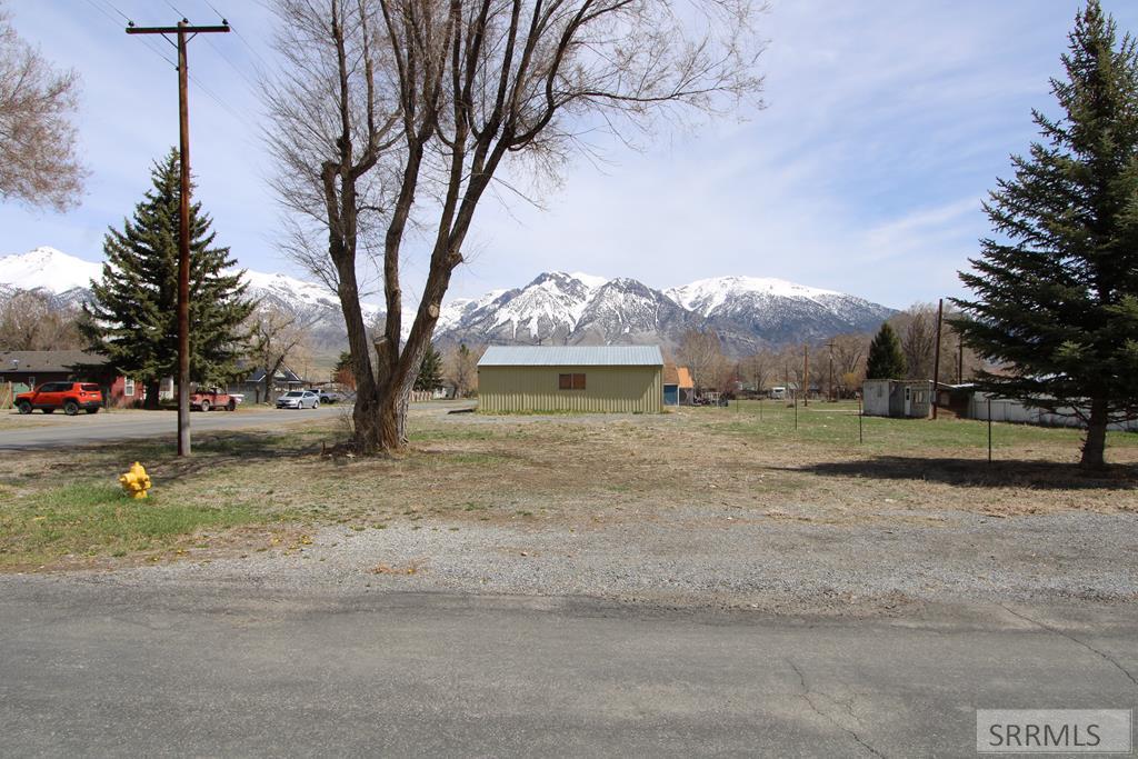 518 W Spruce Street, MACKAY, Idaho image 4