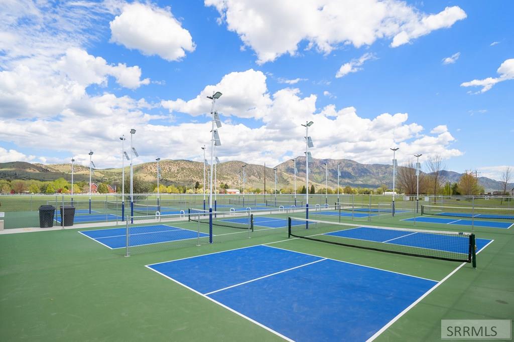 Malad, Idaho 83252, United States, 3 Bedrooms Bedrooms, ,2 BathroomsBathrooms,Residential,Pending,127412