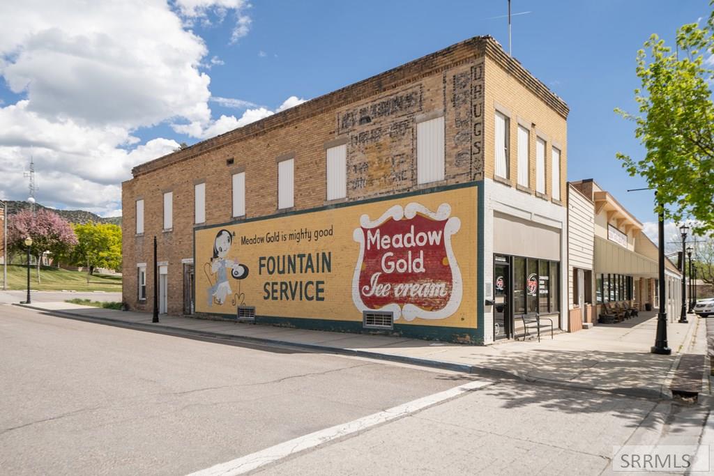 Malad, Idaho 83252, United States, 3 Bedrooms Bedrooms, ,2 BathroomsBathrooms,Residential,Pending,127412