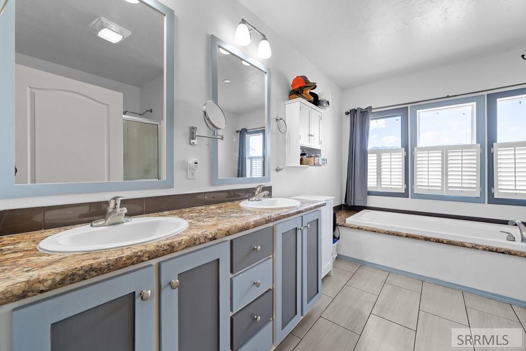 Malad, Idaho 83252, United States, 3 Bedrooms Bedrooms, ,2 BathroomsBathrooms,Residential,Pending,127412