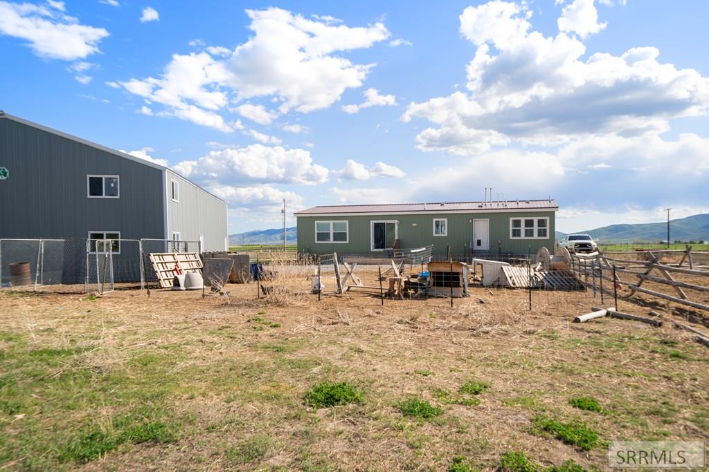 Malad, Idaho 83252, United States, 3 Bedrooms Bedrooms, ,2 BathroomsBathrooms,Residential,Pending,127412