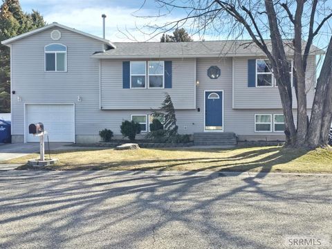 Homes For Sale - 219 S Austin Avenue<br/> SUGAR CITY, ID 83448