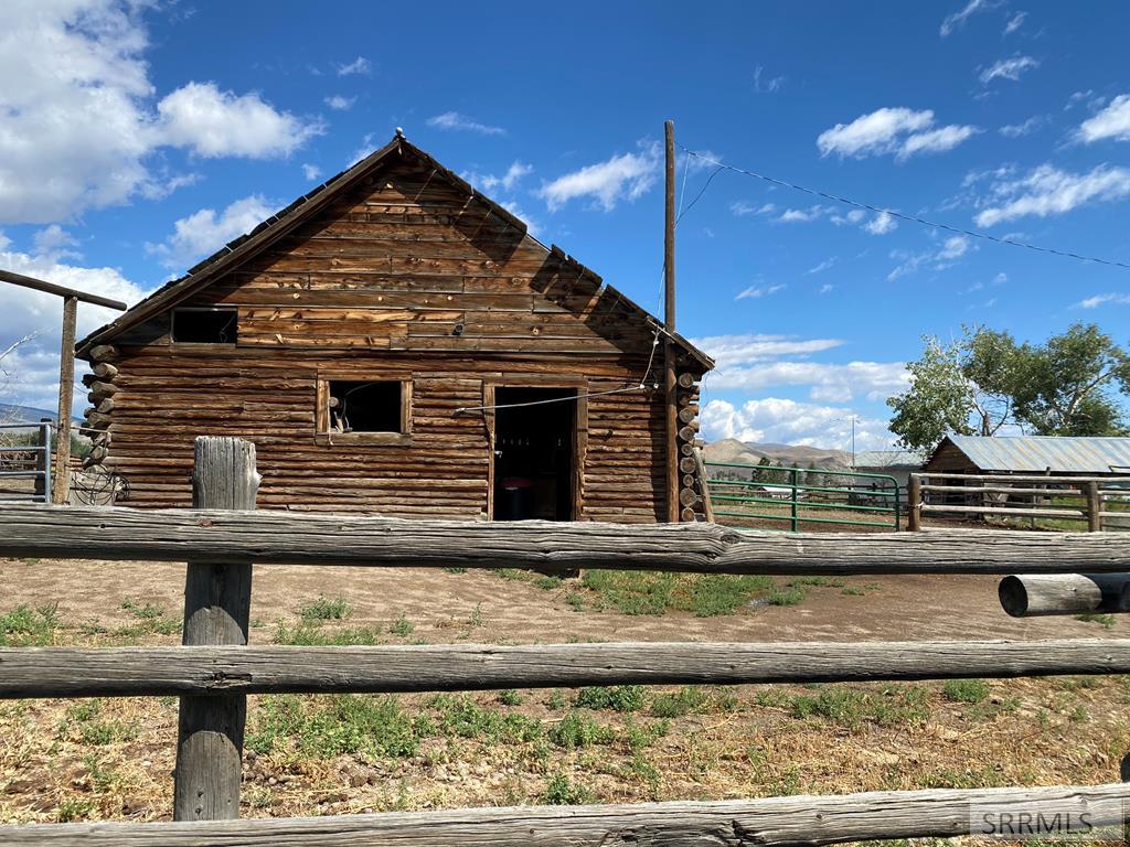 2651 Challis Creek Road, CHALLIS, Idaho image 38