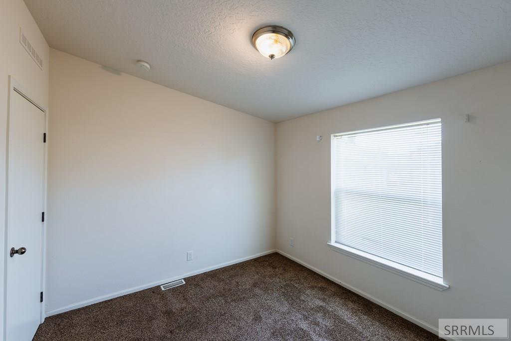 264 S Holmes Avenue, SHELLEY, Idaho image 32