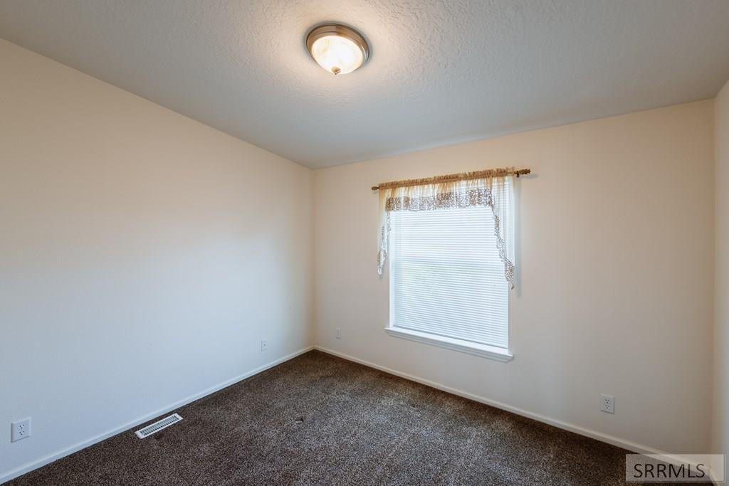 264 S Holmes Avenue, SHELLEY, Idaho image 27