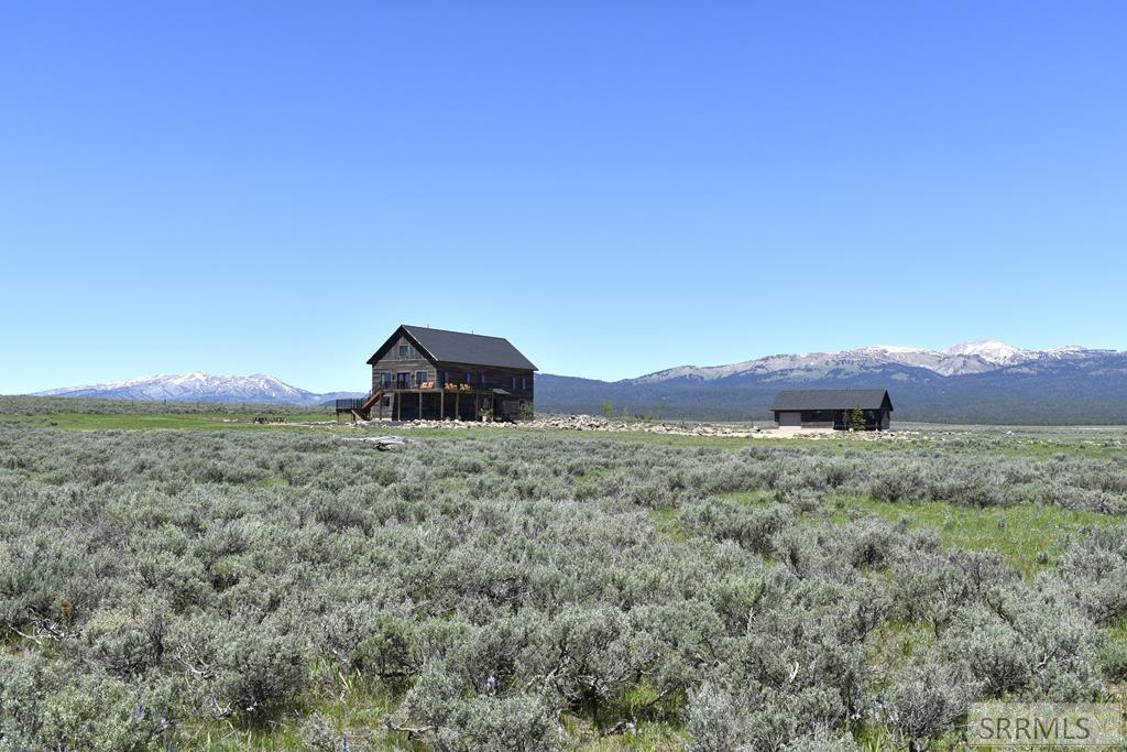 3755 Bishop Mountain Drive, ISLAND PARK, Idaho image 2