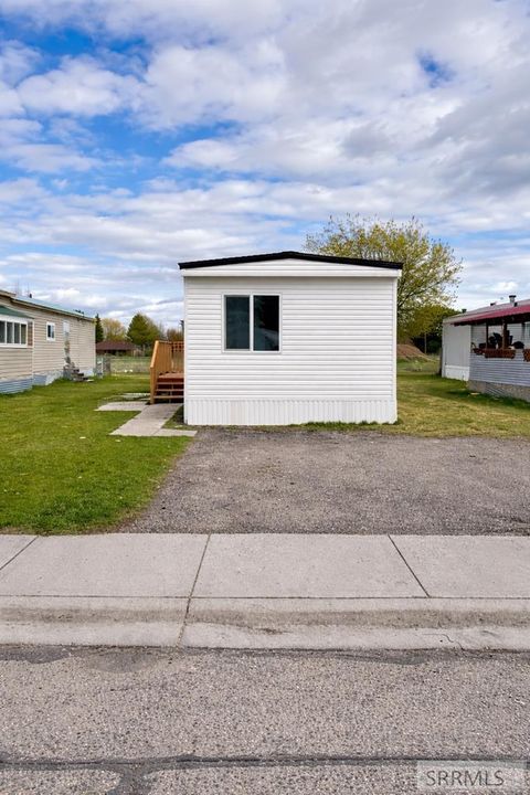 275 Oak Street 55 SHELLEY ID 83274