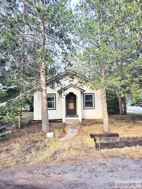 Photo of 940 S 1st E, ST ANTHONY, ID 83445 (MLS # 2179256)