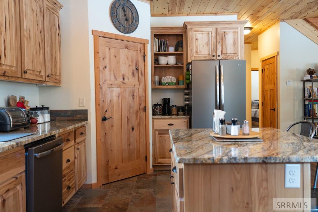 4370 Hannahs Crossing, ASHTON, Idaho image 11