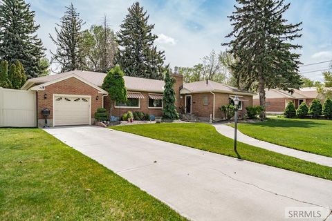 Photo of 1715 Calkins Avenue, IDAHO FALLS, ID 83402 (MLS # 2186439)