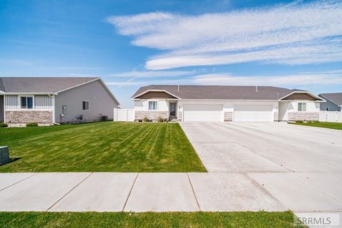 Photo of 3699 E Bate Street, IDAHO FALLS, ID 83401 (MLS # 2186283)