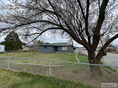 Homes For Sale - 2 Chaffin Lane<br/> Lemhi County, SALMON, ID 83467