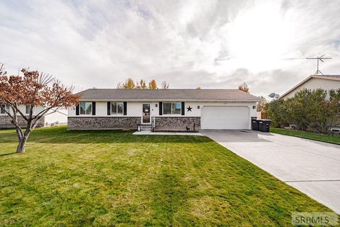 Photo of 4216 E Edgewood Circle, AMMON, ID 83406 (MLS # 2180896)