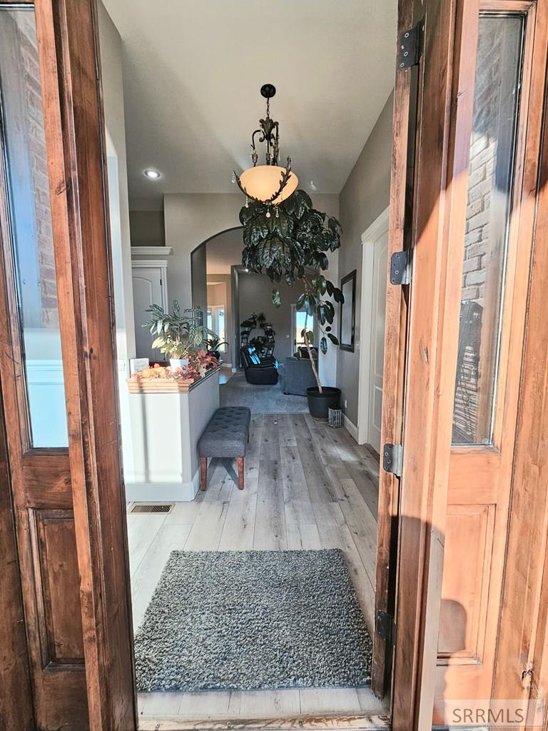 2037 E Berggren Lane