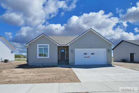 Photo of 1065 Montezuma St, IDAHO FALLS, ID 83402 (MLS # 2186157)