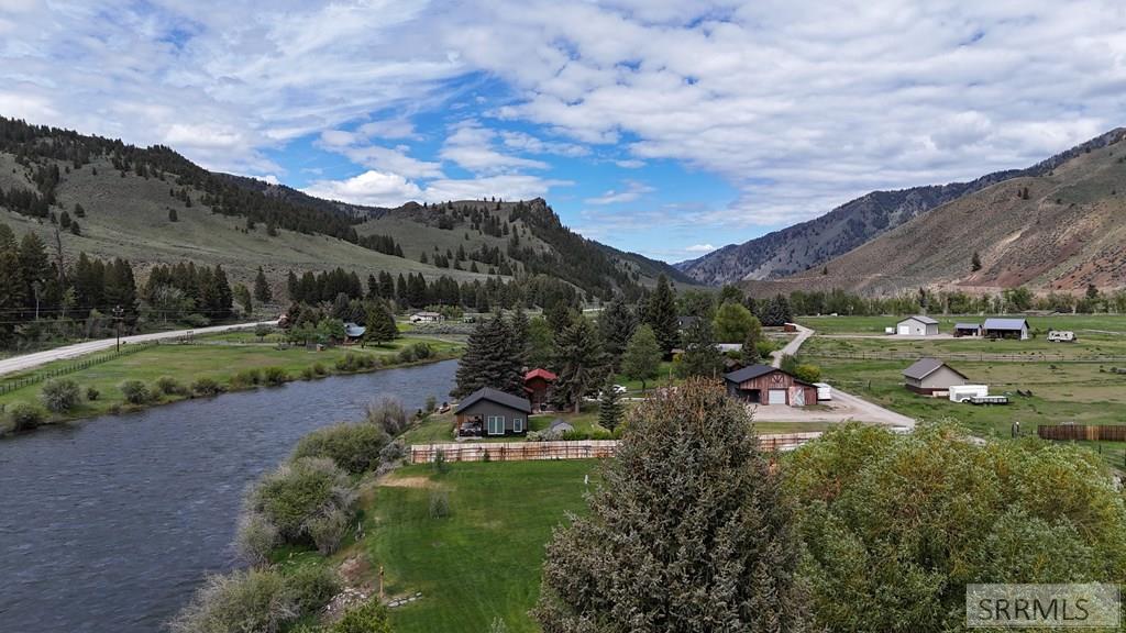 385 River Front Lane, CLAYTON, Idaho image 2