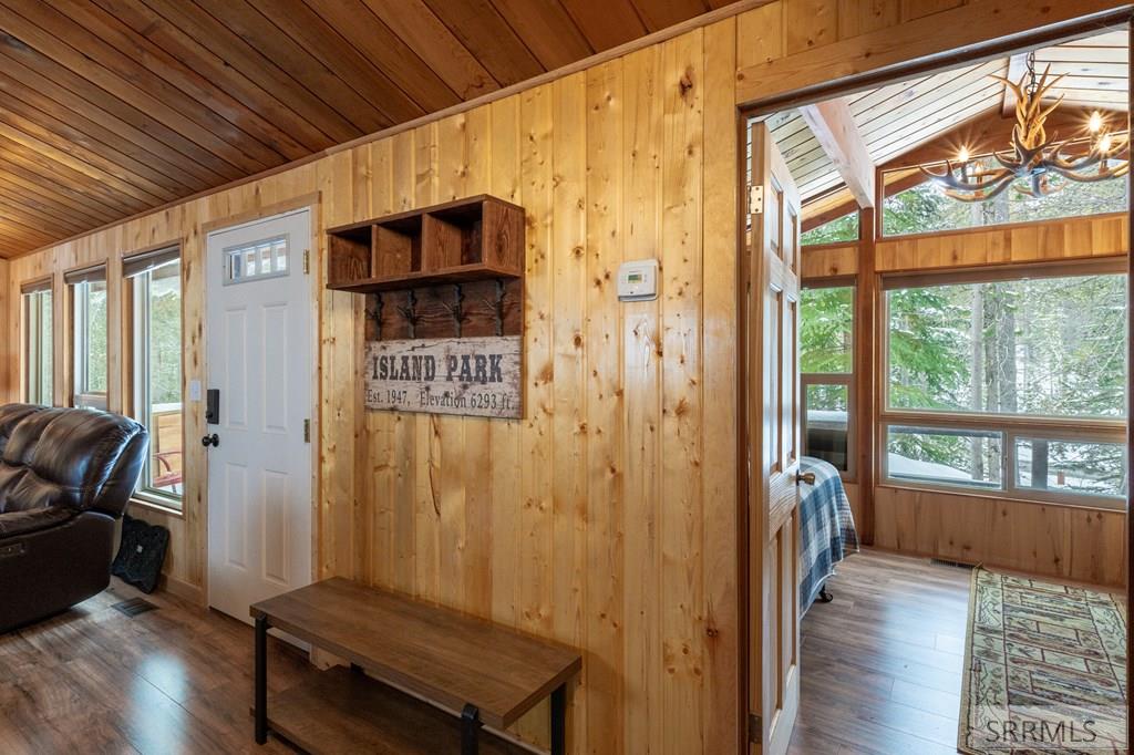4127 Big Springs Loop Road, ISLAND PARK, Idaho image 25