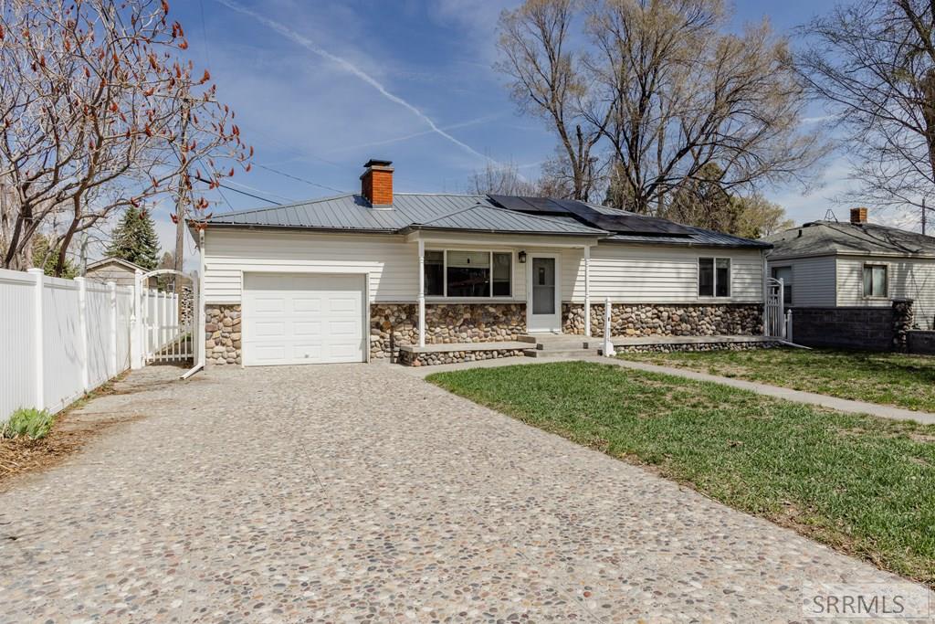 215 Clifford Street, BLACKFOOT, Idaho image 2