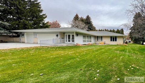 Photo of 334 Westmoreland Drive, IDAHO FALLS, ID 83402 (MLS # 2180588)