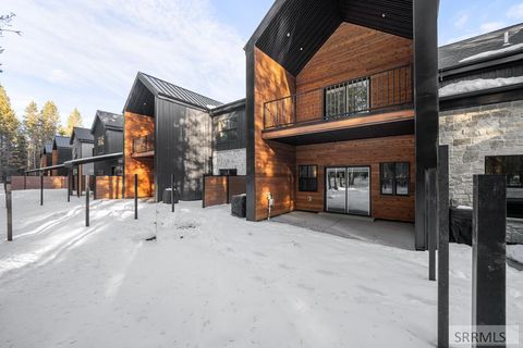 Photo of 4355 Yeti Ln, ISLAND PARK, ID 83429 (MLS # 2180349)