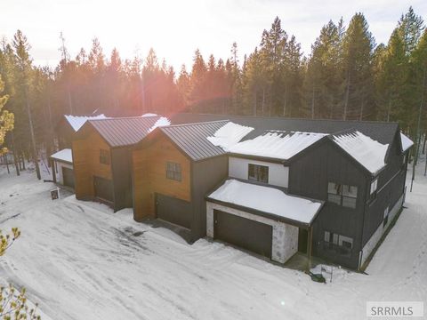Photo of 4355 Yeti Ln, ISLAND PARK, ID 83429 (MLS # 2180349)