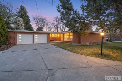 Photo of 3004 Westmoreland Circle, IDAHO FALLS, ID 83402 (MLS # 2185546)