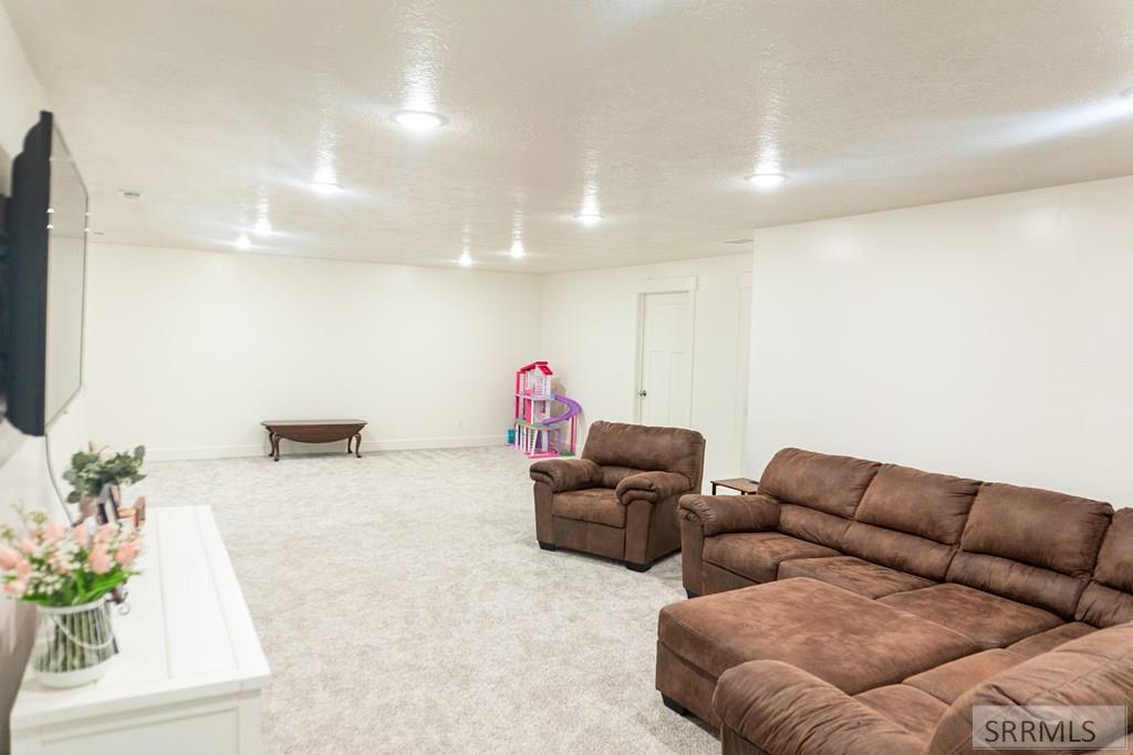 457 Idaho Avenue, SUGAR CITY, Idaho image 34